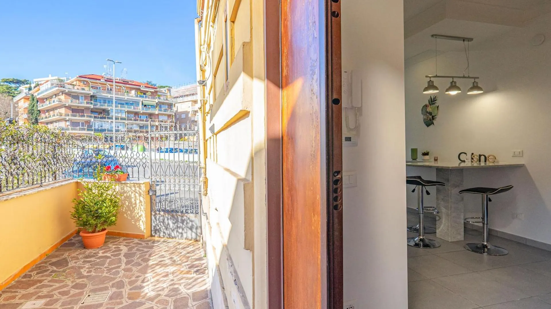 Apartment Stylish Vatican Retreat Rome